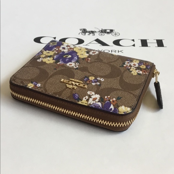 ⛔️SOLD ⛔️🌻Coach Small Zip Around Wallet NWT. - Picture 6 of 7